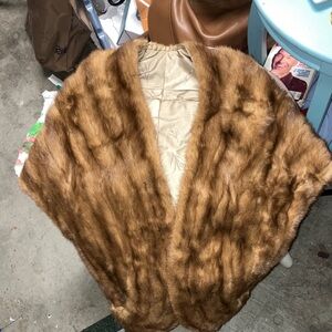 Elegant Brown rich Fur Shawl with pockets